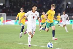 Úc đẩy đối thủ rắn mặt Indonesia gặp Việt Nam