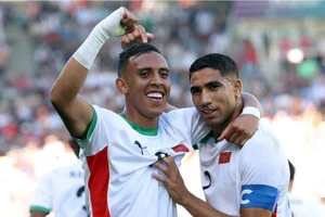 Cầu thủ xuất sắc nhất châu Á góp cú đúp trong chiến thắng như ván tennis