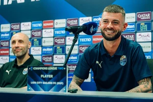 Đáng xem “tuyển Việt Nam” đối đầu “tuyển Singapore” thu nhỏ