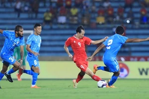 HLV Kim Sang- sik và tuyển Việt Nam tìm nét mới qua “Hổ xanh” Ấn Độ