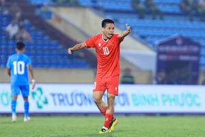 Văn Quyết “mong” chia tay đội tuyển Việt Nam sau trận hòa Ấn Độ