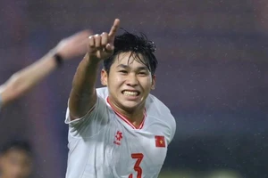 U-17 Việt Nam đoạt vé vớt sau hiệp 2 'đá ma' ngán ngẩm với Yemen