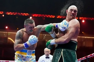 Tyson và Usyk cuối năm nay đánh lại