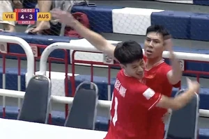 Tuyển Việt Nam ngược dòng kịch tính đánh bại Úc 5-4 vào chung kết