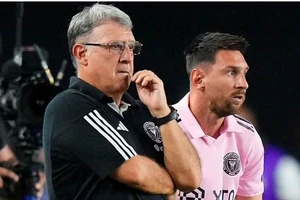 Thầy của Messi thổ lộ nỗi niềm rồi từ chức