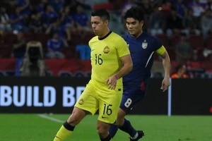 Thấy gì từ việc bóng đá Đông Nam Á đứng núi này trông núi nọ?