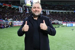 Đối thủ của HLV Kim Sang-sik lộ diện, HLV Pau Marti kêu gọi ngừng chỉ trích Haziq Nadzli