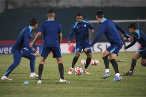 Đội tuyển Singapore 'leo núi' ở Việt Trì