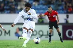 Vắng Nguyễn Xuân Son, TX. Nam Định khốn khổ