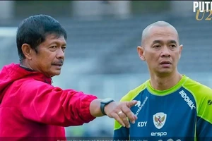 Hàng công kém quá, HLV Sjafri gọi huyền thoại Indonesia làm trợ lý