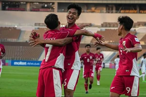 HLV Nova Arianto muốn “vuốt mũi” đội tuyển Indonesia 