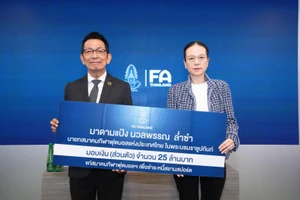 Madam Pang còng lưng trả nợ do vị tiền nhiệm gây ra