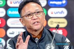 Khi gã khổng lồ bóng đá Singapore được ví là “kẻ tí hon” ở Malaysia