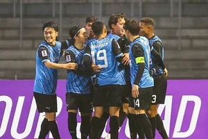 Đại diện phương Đông quyết vùi dập luôn Mahrez, Firmino