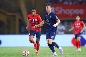 Để đội khách cầm hòa, CA. Hà Nội gặp khó tại Buriram
