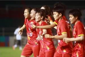 "Tinh thần chiến binh” gặp "không bao giờ gục ngã"