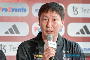 HLV Kim Sang-sik: “Chúng tôi chỉ tập hai buổi mà đánh bại MU như đá cùng nhau 20 năm” 