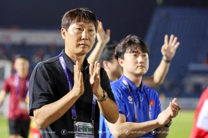 HLV Kim Sang-sik: “Chúng tôi sẽ vận dụng hết khả năng để đánh bại Malaysia”