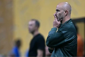 HLV Enzo Maresca càm ràm sân vắng -“này cái bạn đang chán là ước mơ của tôi đấy!”