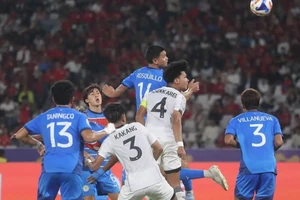 Thắng “kẻ nổi loạn” U-23 Philippines, U-23 Indonesia lên ngôi nhất bảng