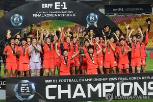 Thắng Đài Loan 2-0, tuyển Hàn Quốc lên ngôi vô địch