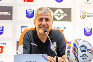 Tuyển Ấn Độ như rắn không đầu, đồng đội cũ của Lê Huỳnh Đức mất việc