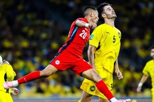 Đội tuyển Singapore đá giao hữu trong thinh lặng, Iraq lội ngược dòng trước Hong Kong 