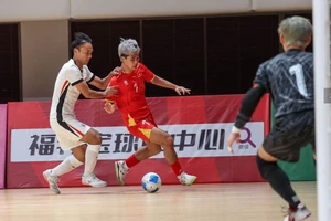 Tuyển Việt Nam vẫn trên đỉnh bảng E