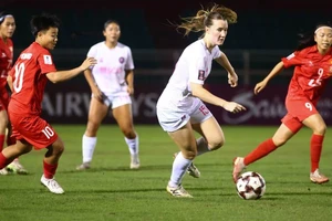 Đại diện Việt Nam sang Lào đá Cúp C1