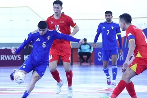 Tuyển Việt Nam và Thái Lan cùng thắng là đi tiếp