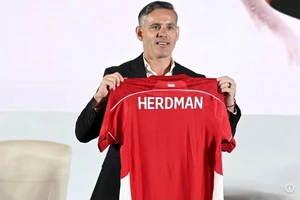 HLV John Herdman thất vọng quá khứ của tuyển Indonesia