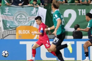 HLV Mano Polking thắng hủy diệt đối thủ trong chiến dịch “2 tuần gặp nhau 3 lần”