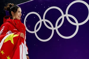 Đình đám cô gái triệu phú Mỹ thi đấu cho tuyển Trung Quốc