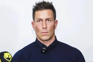 Chuyên gia bóng đá Malaysia “soi” CEO Frient là... tay núp lùm