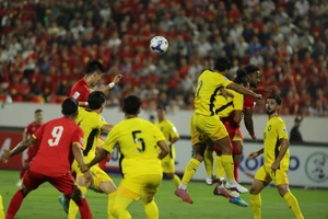 Xuân Son rực sáng, tuyển Việt Nam thắng dễ Malaysia