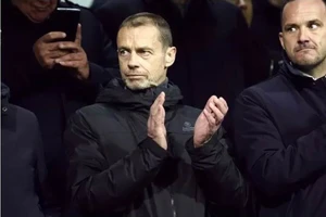 UEFA xát thêm muối vào vết thương lòng của bóng đá Ý