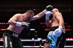 Tyson Fury đánh bại võ sĩ Nga