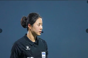 Trọng tài Hàn Quốc nhìn Somalia và Ấn Độ mà thẹn thùng