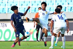 U-17 Thái Lan bị loại sốc, Lào và Úc đang chờ Việt Nam ở bán kết
