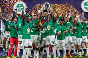 Chùm ảnh CLB Al Ahli bảo vệ thành công ngôi vô địch Champions League Elite