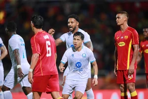 Nguyễn Xuân Son nhạt nhòa, Nam Định thua tại Malaysia