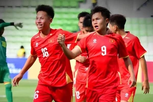 U-19 Việt Nam đầu đã xuôi khi thắng 3-0