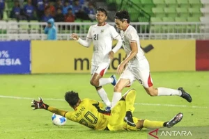 Chủ nhà Indonesia đang bị Việt Nam “đè”, vé vớt cũng thua Malaysia 