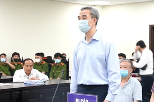 Cựu giám đốc Bệnh viện Tim Nguyễn Quang Tuấn xin giảm nhẹ cho cấp dưới