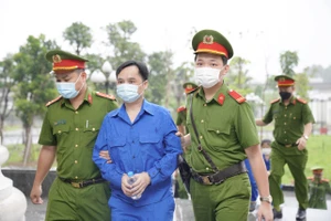 Cựu chủ tịch Louis Holdings lợi dụng mạng xã hội để đẩy giá cổ phiếu