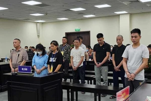 Vợ chồng, con cái vào tù vì khai thác cát trái phép