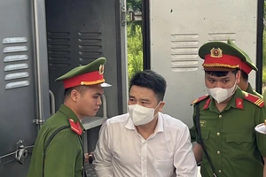 Cựu Phó Chủ tịch Hà Nội ân hận vì nhận tiền trong vụ chuyến bay giải cứu