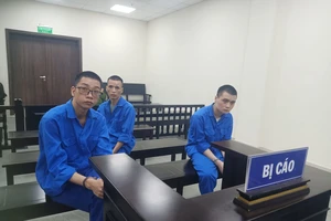 Đường dây thu mua CMND ở nhà nghỉ, mở gần 300 tài khoản ngân hàng 