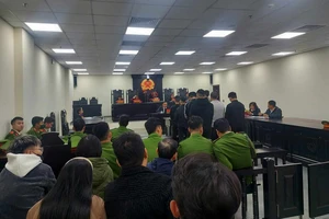 Người yêu cũ 'hỗn chiến' với người yêu mới, 1 thiếu niên vô can bị chém 