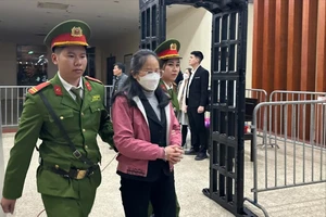 Nhận hối lộ 25 tỉ đồng, cựu cục trưởng Lãnh sự không còn tiền khắc phục